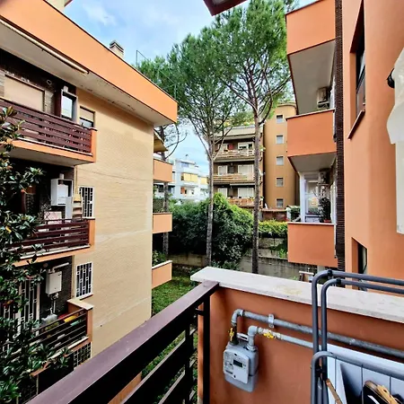 La Casa Dell'insugherata By World شقة روما